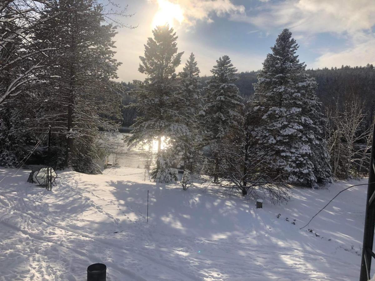 Chalet Au Bord Du St-Maurice La Tuque Ngoại thất bức ảnh