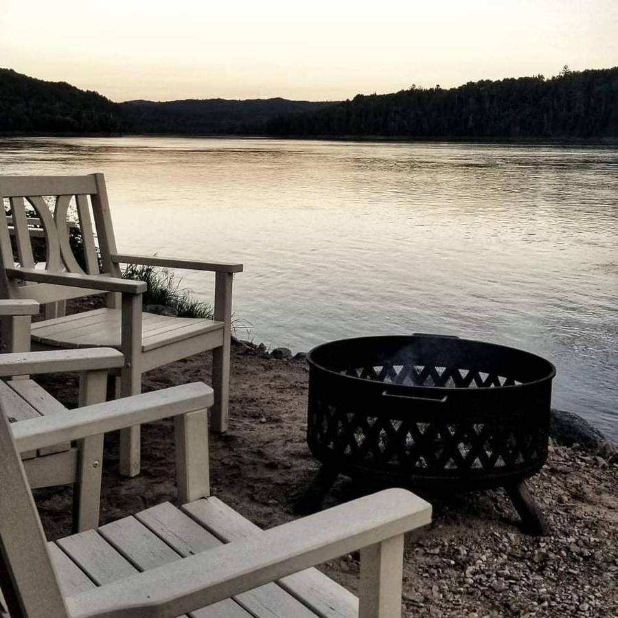 Chalet Au Bord Du St-Maurice La Tuque Ngoại thất bức ảnh
