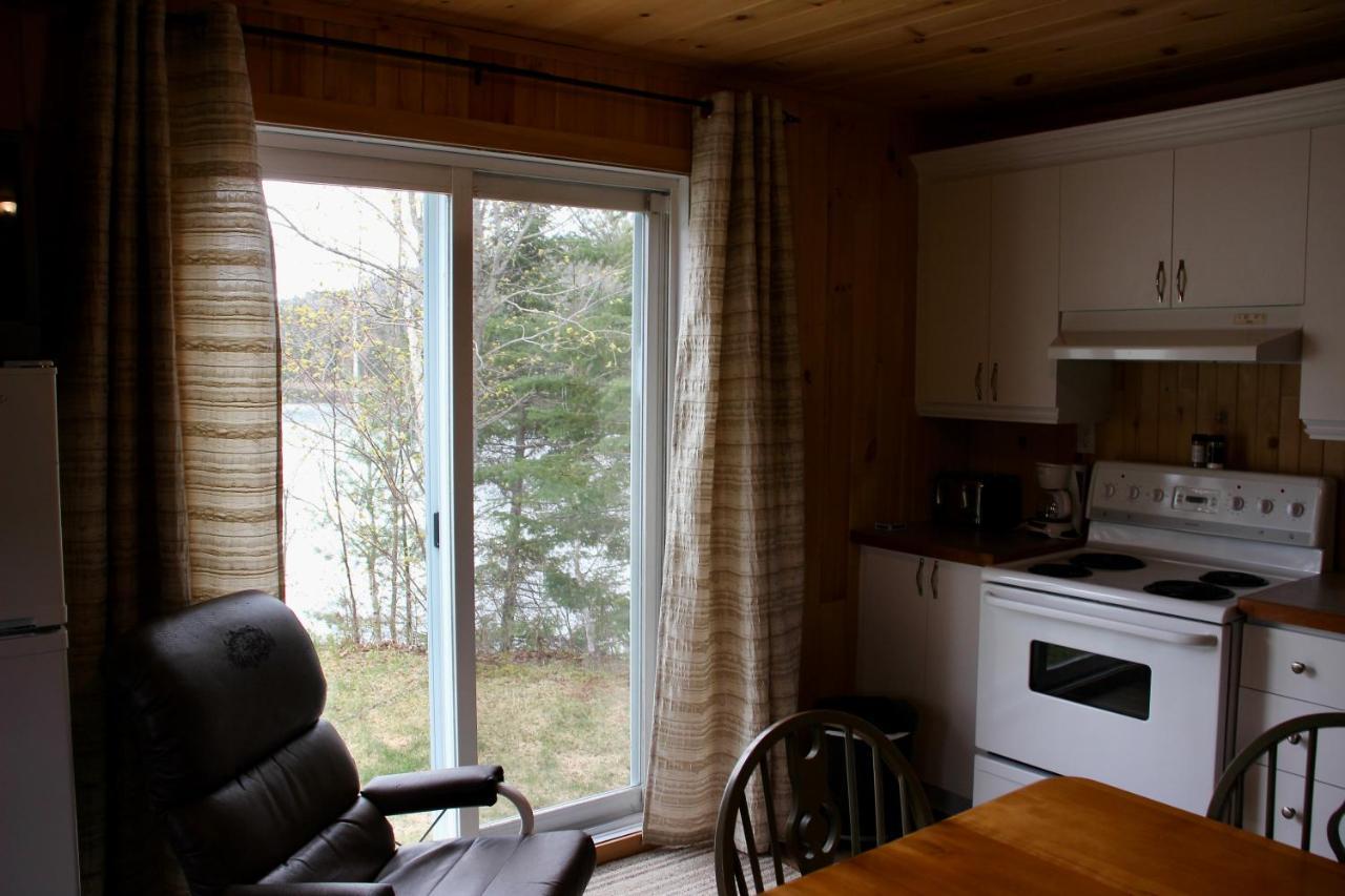 Chalet Au Bord Du St-Maurice La Tuque Ngoại thất bức ảnh
